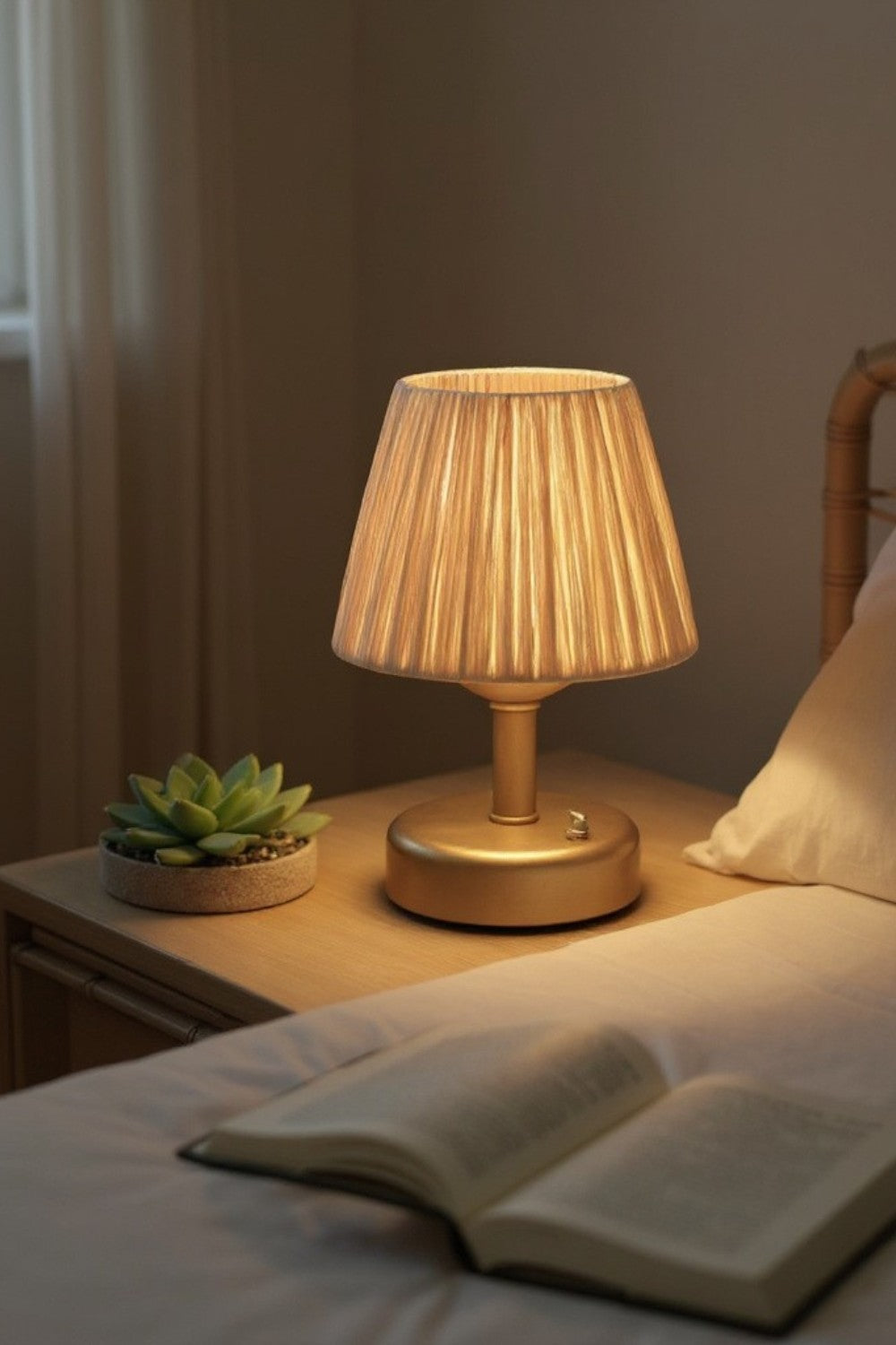 Tasarım Kablosuz Hasır- Rafya Masa Lambası Mat Altın, Dekoratif LED Abajur